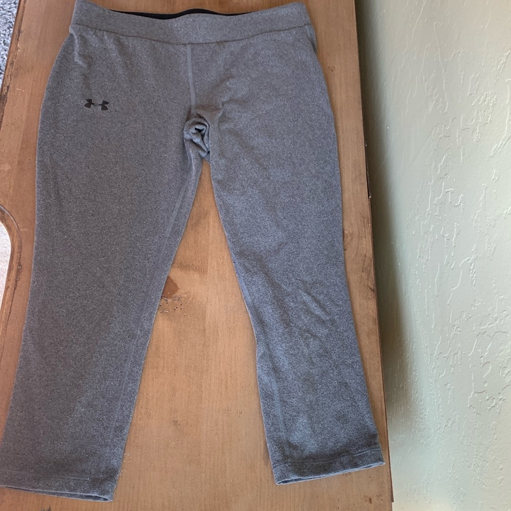 Under Armour Heat Gear Capri Athletic Leggings sz Small